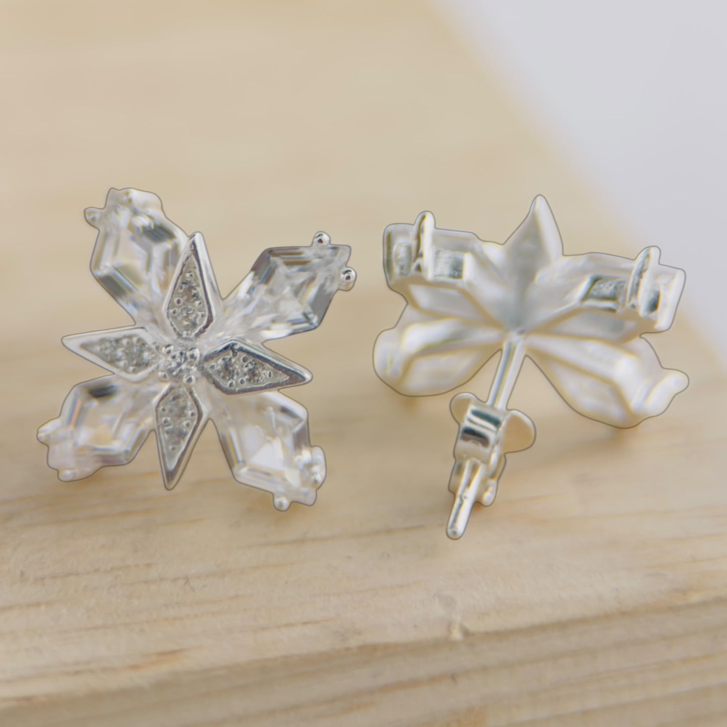 ✨ Aretes estrella brillante en Plata 925