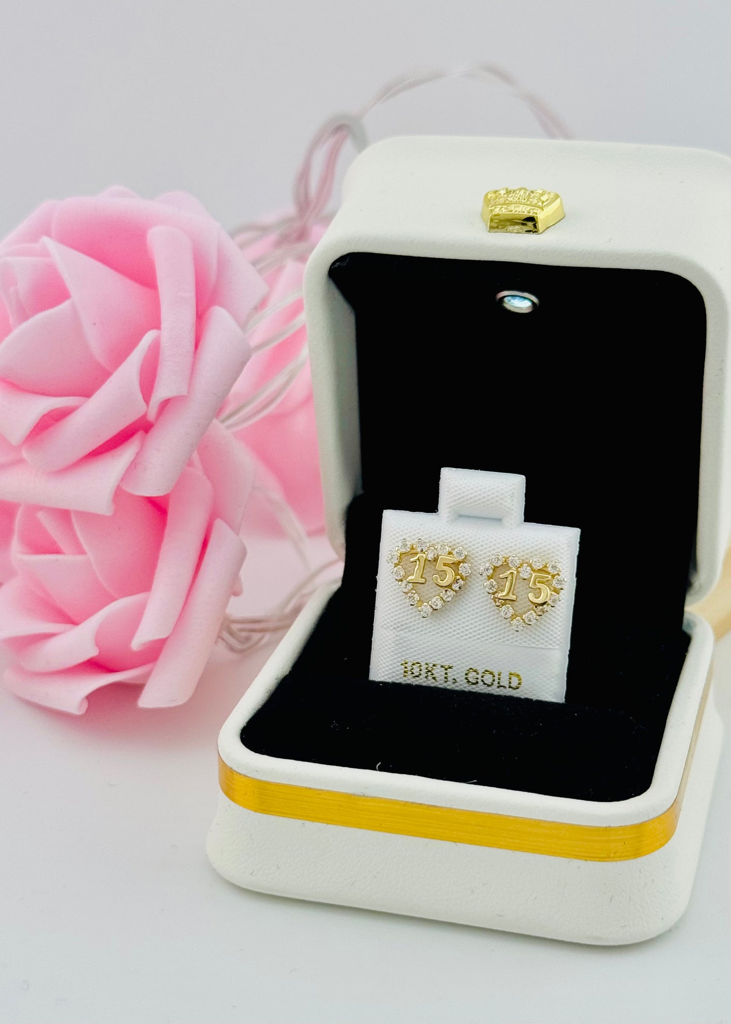 Aretes Corazón “15” Oro 10K con Zirconias