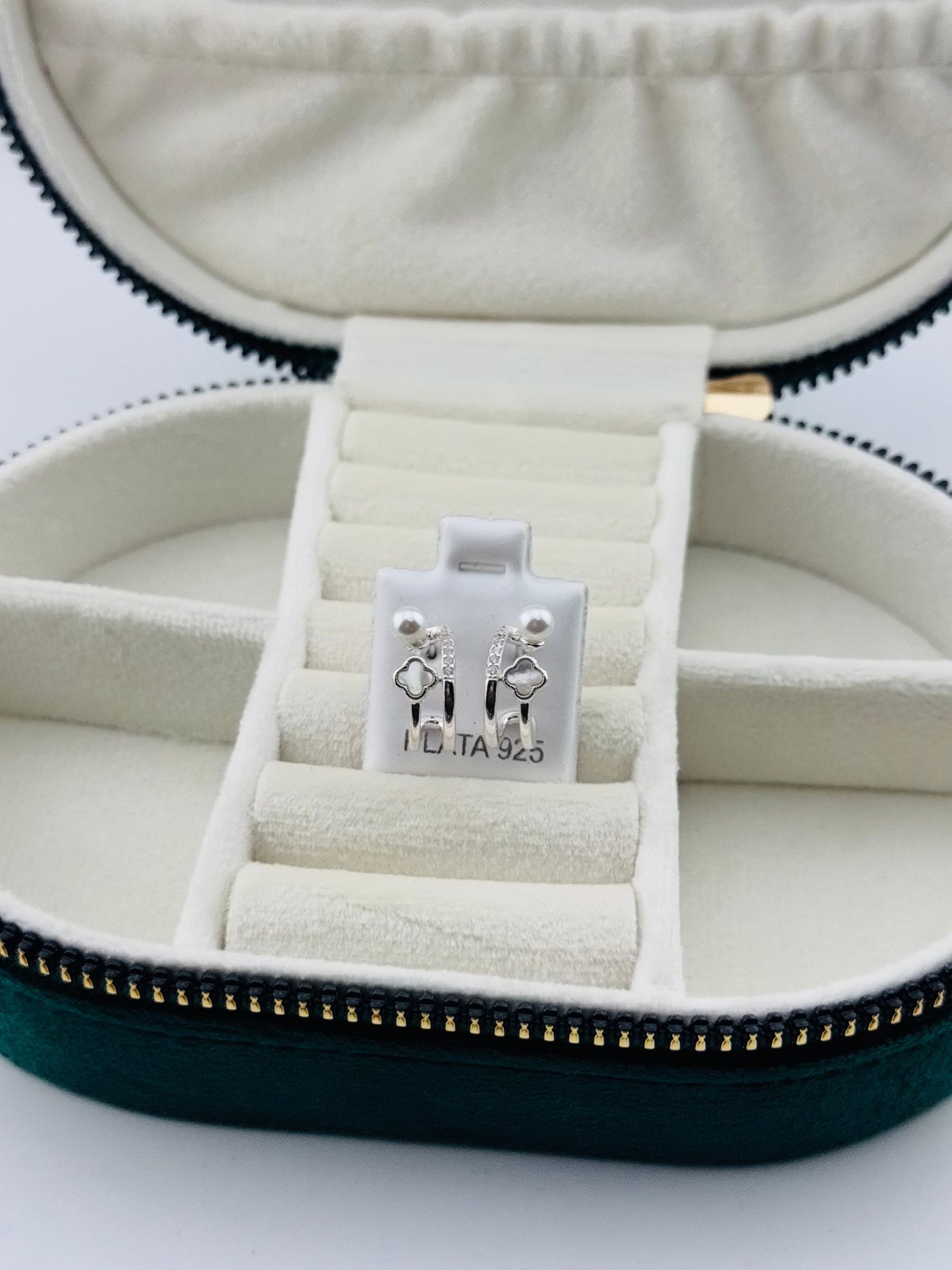 Aretes Doble Diseño Perla y Flor en Plata 925