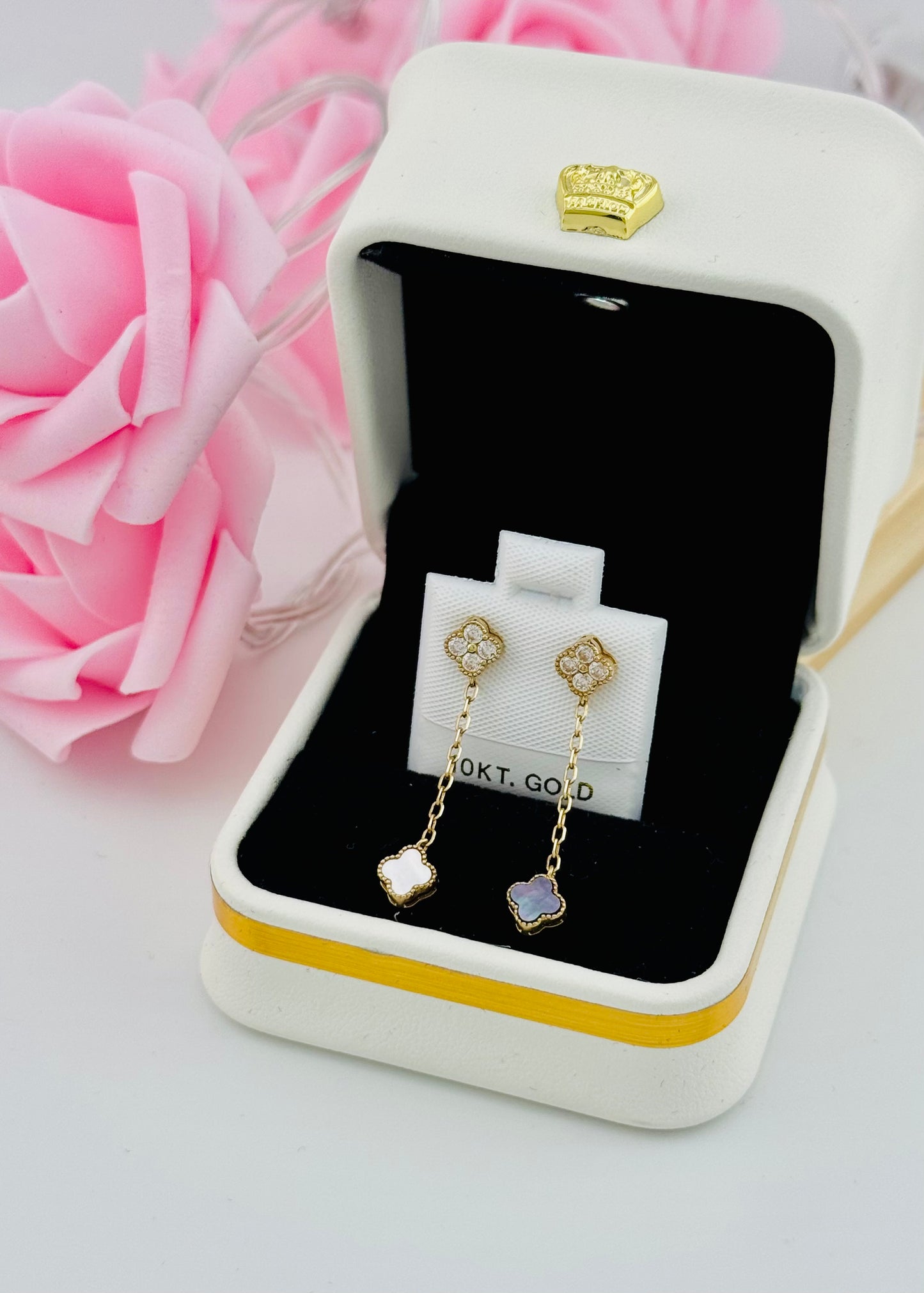 Aretes Colgantes Trébol Nácar Oscuro Oro 10K