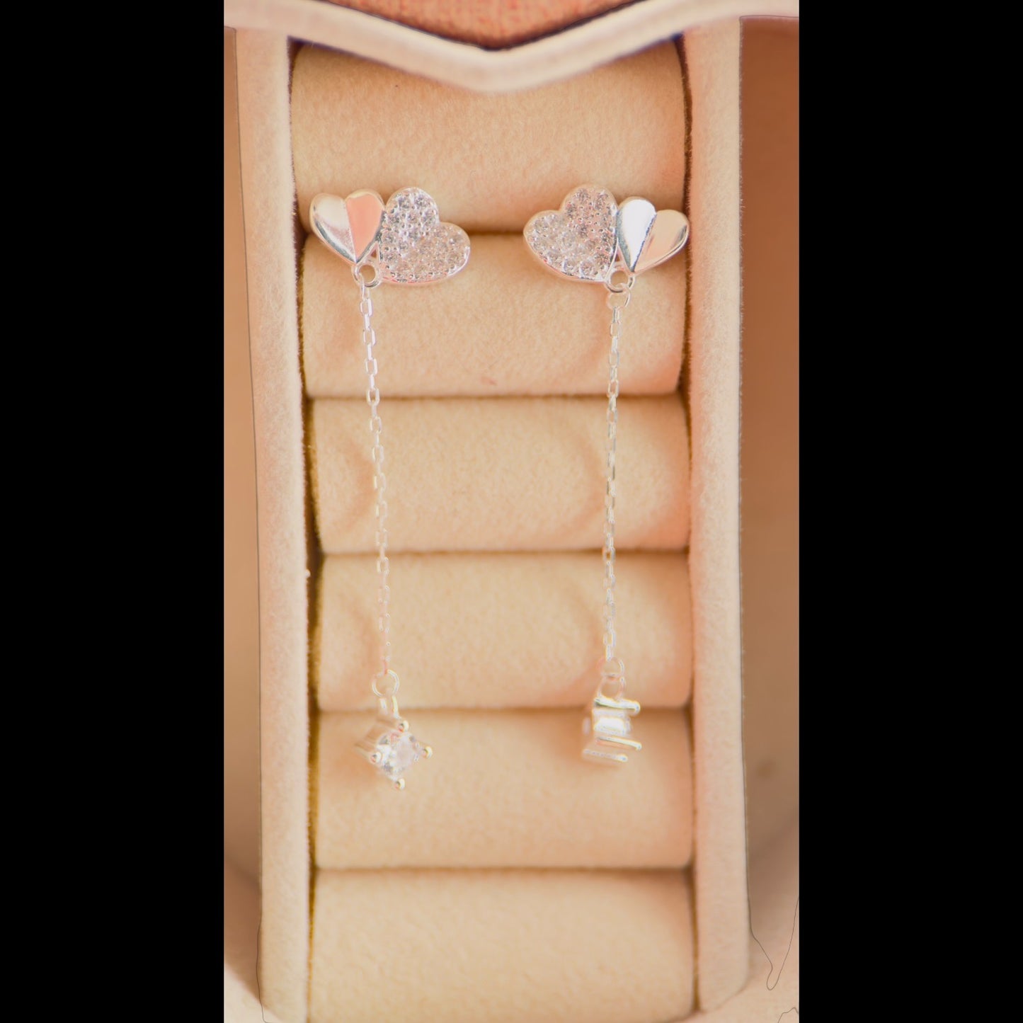 Aretes Corazón Doble con Dije Cuadrado en Plata 925