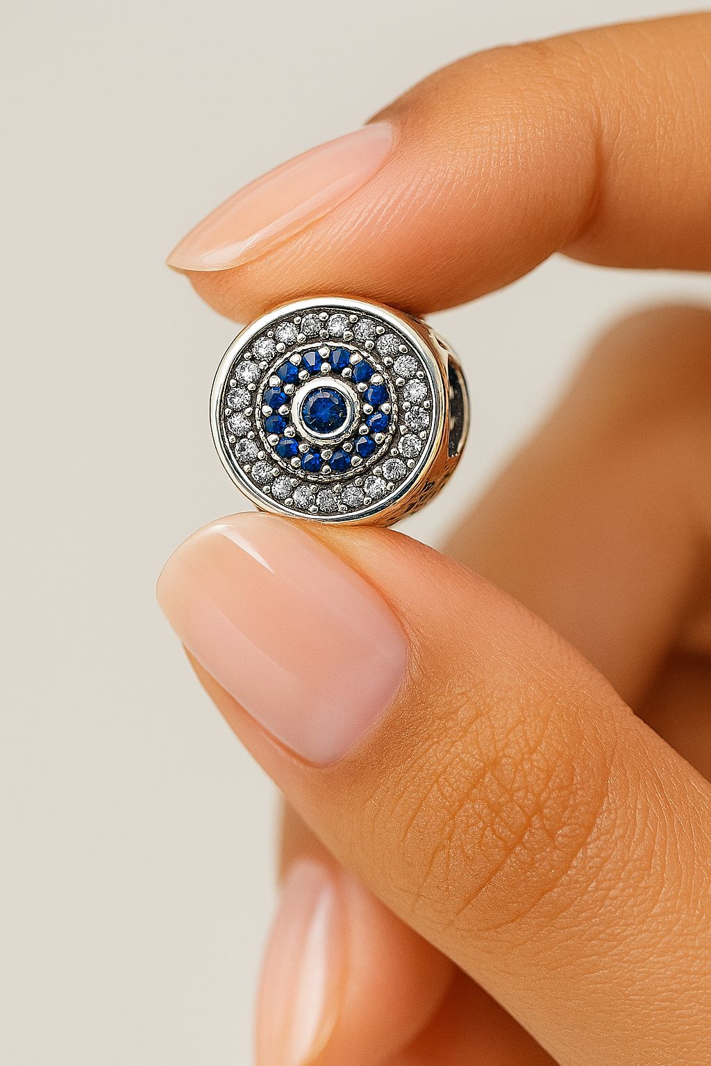 Charm Redondo "Círculo Celestial" con Circonitas Azules en Plata 925
