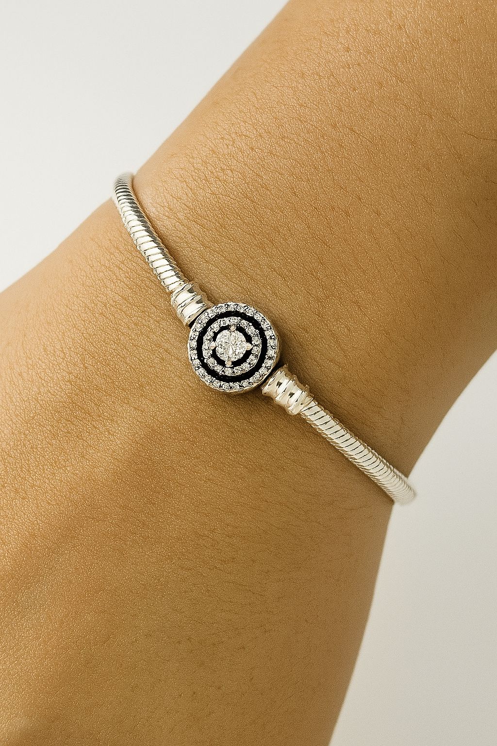 Pulsera "Círculo Cósmico" con Circonitas en Plata 925