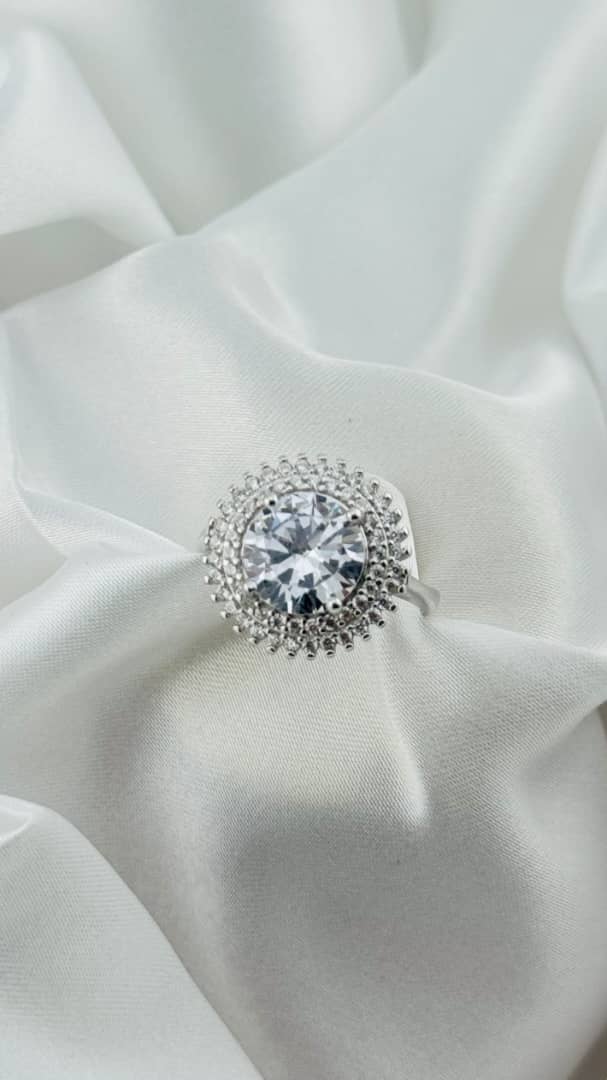 Anillo de plata italiana 925 con circonia doble halo blanca