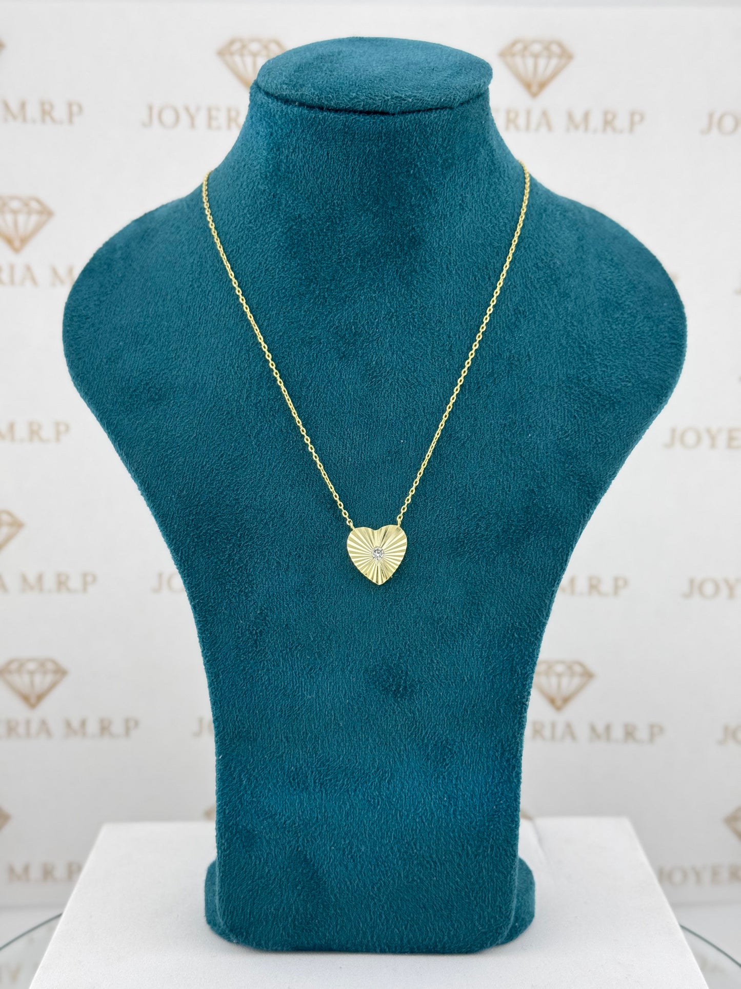 Gargantilla Corazón Radiante – Plata 925 Bañada en Oro