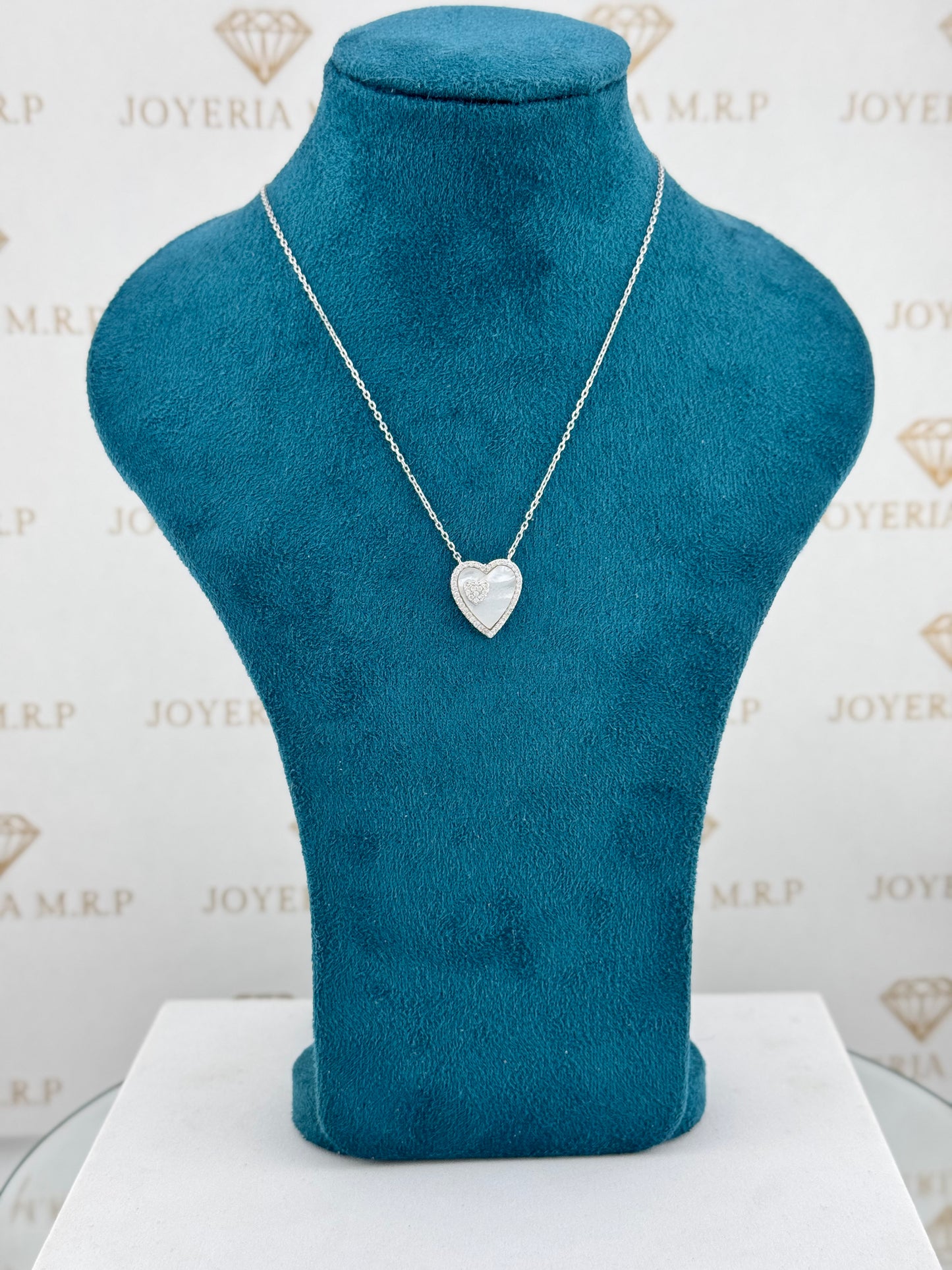 Gargantilla Corazón Nácar Brillante – Plata 925 (Disponible en Oro y Plata)