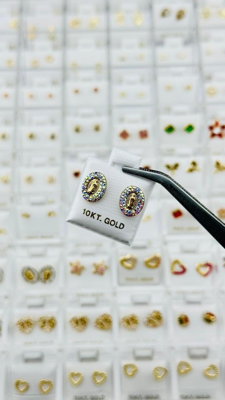 Aretes ovalados con imagen religiosa en Oro 10K TORASOL