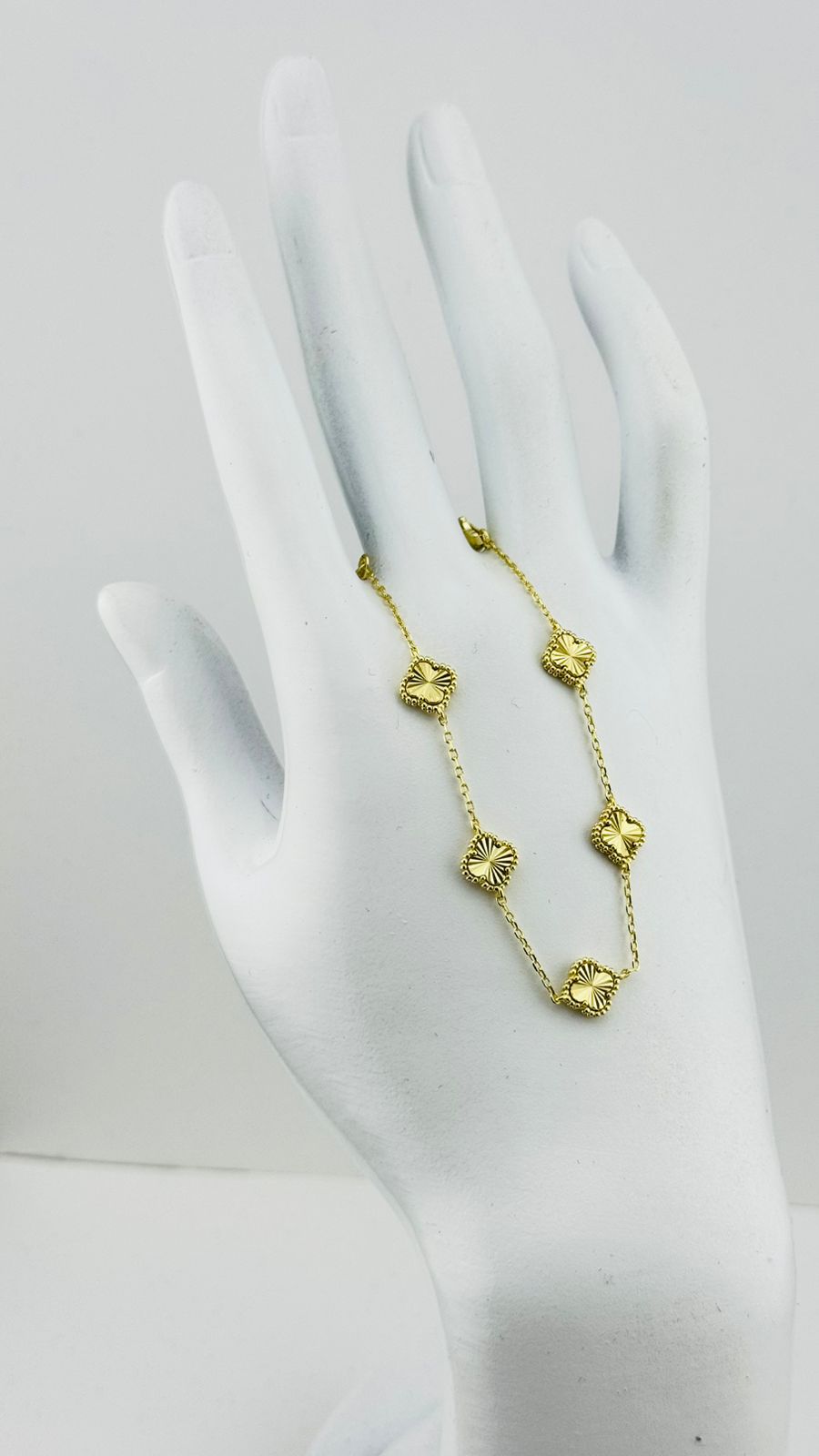 Pulsera Delicada Mini-Tréboles Dorados