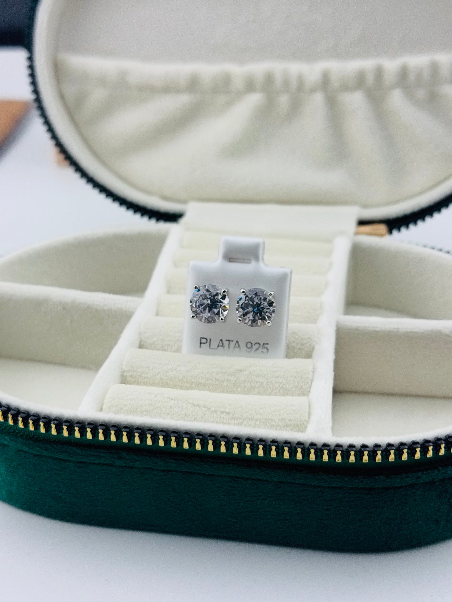 Aretes Solitario Clásico en Plata 925