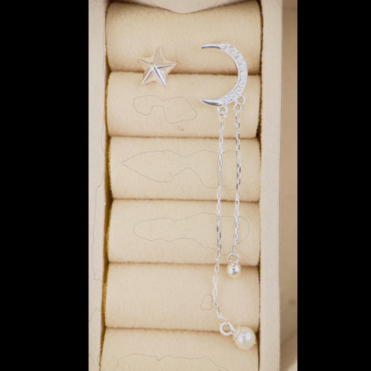 Aretes Asimétricos Estrella y Luna en Plata 925