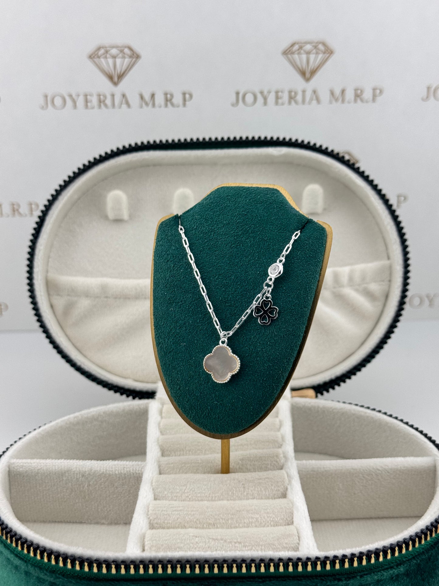 Gargantilla Clover Royale