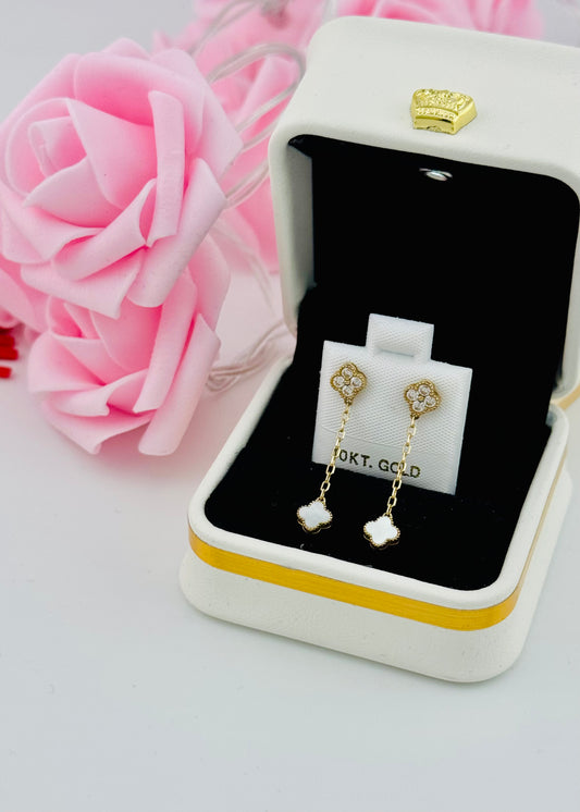 Aretes Colgantes Trébol Nácar Blanco Oro 10K