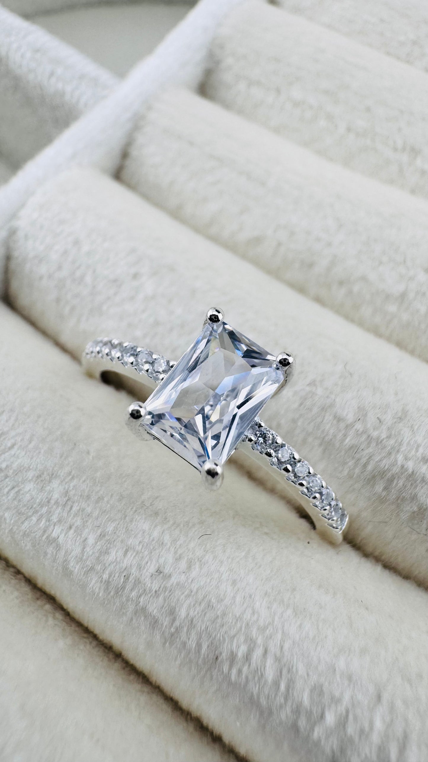 Anillo Brielle en Plata 925 – Talla 8