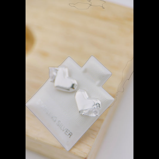 Aretes Corazón Plata 925 con Detalle de Piedra