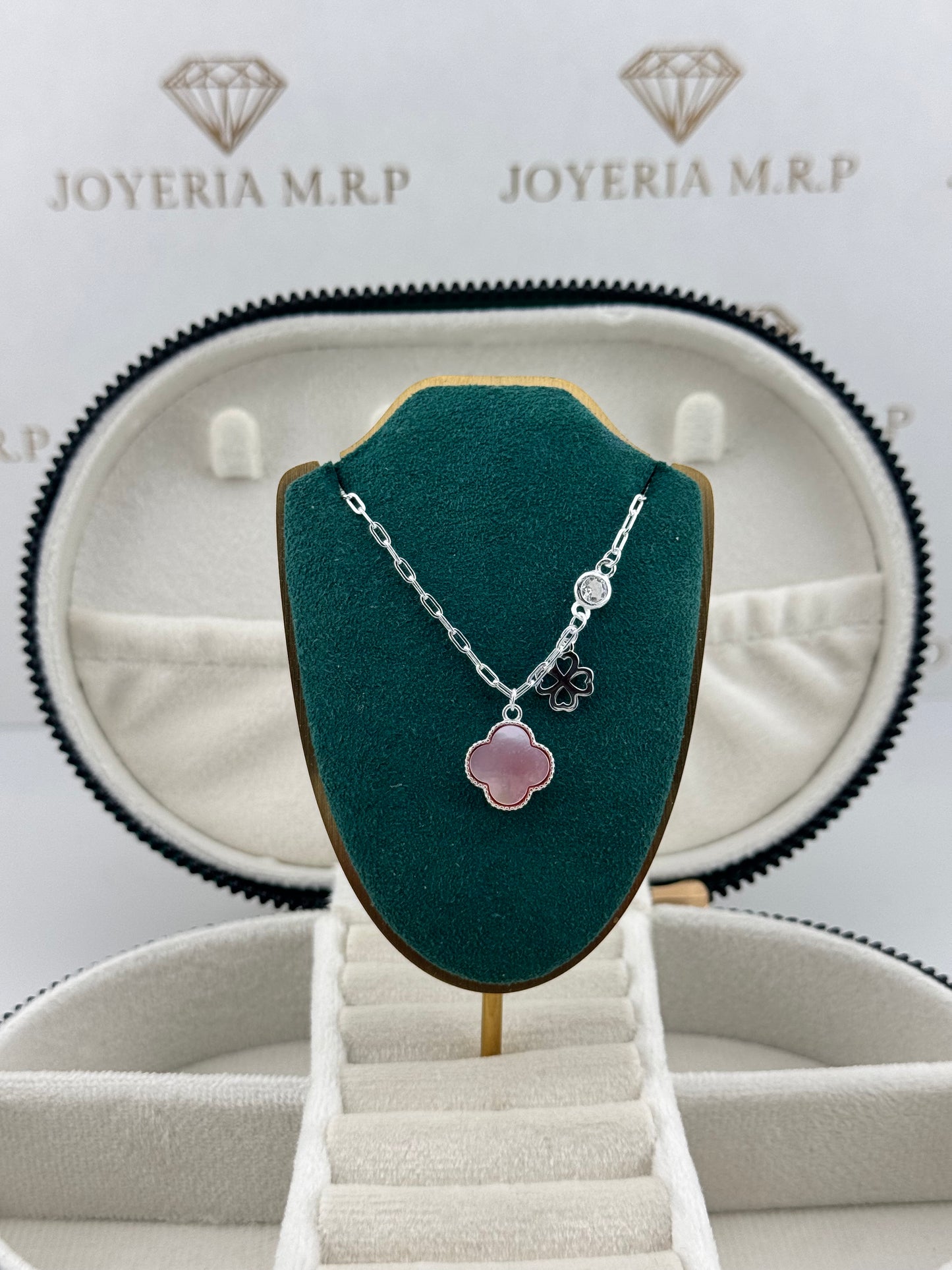 Gargantilla Clover Royale