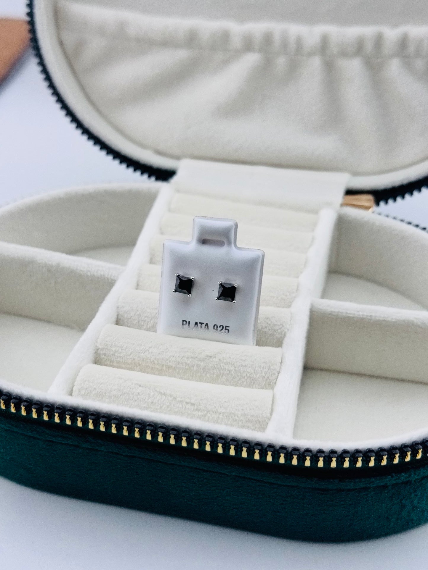 Aretes Cuadrados Plata 925 con Zirconia Negra