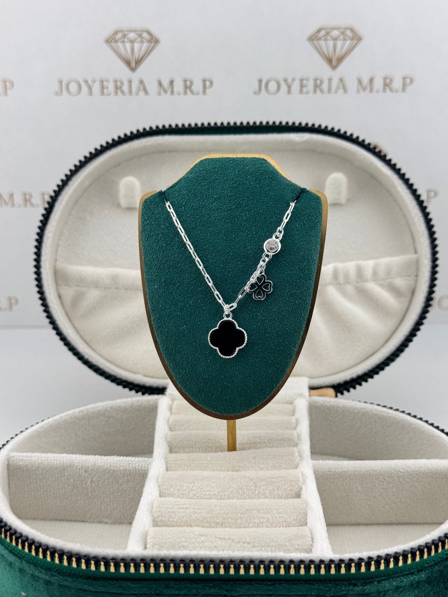 Gargantilla Clover Royale