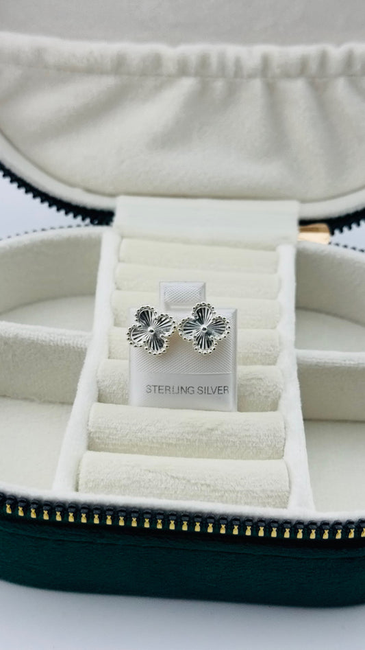 Aretes Trébol Clásico en Plata 925