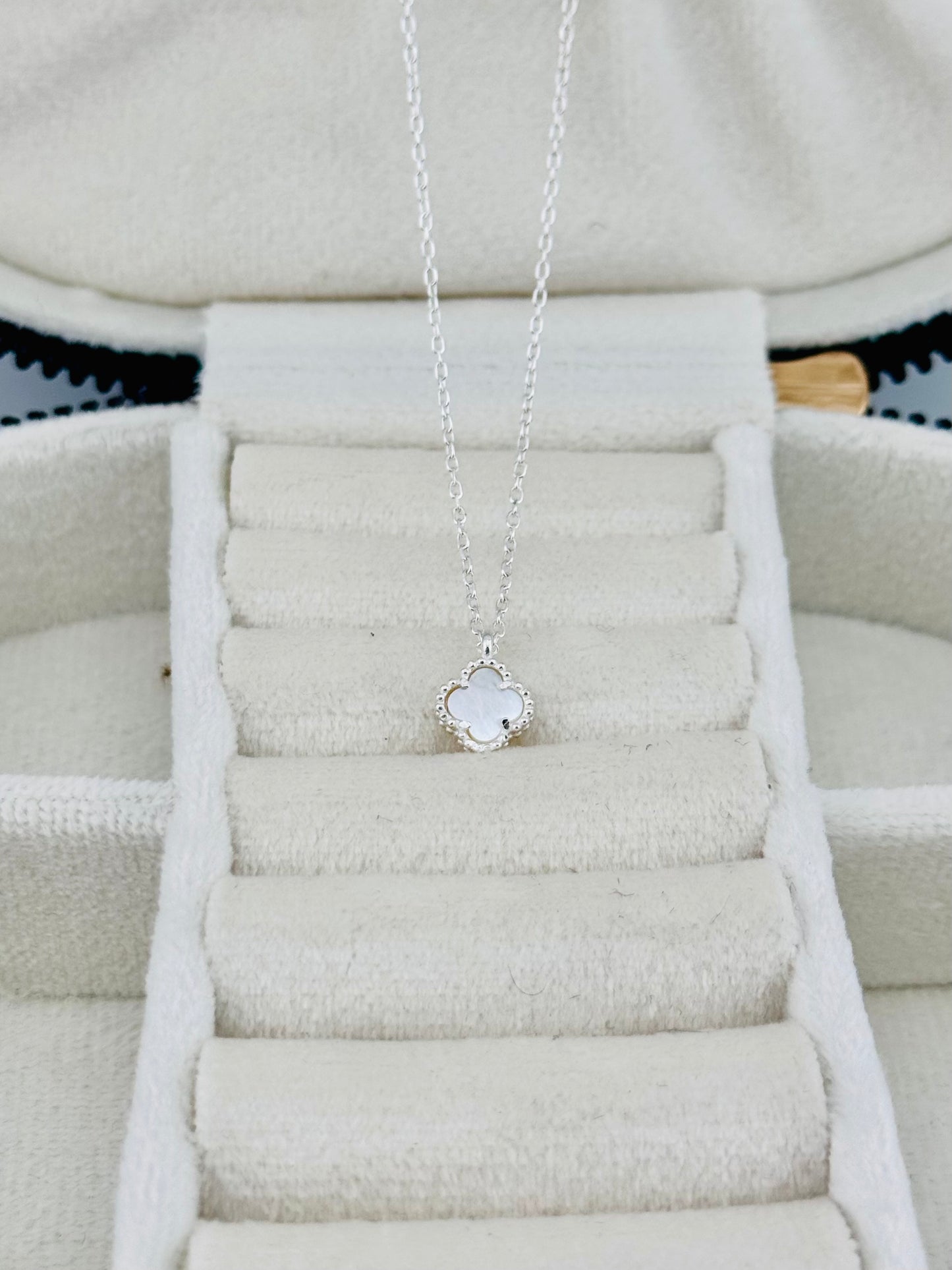 Gargantilla Mini Clover Signature – Plata 925