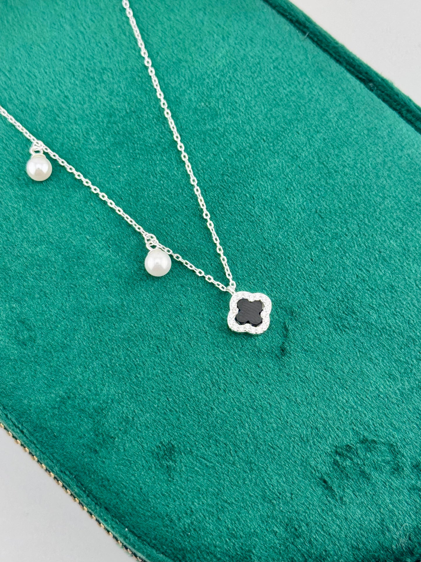 Gargantilla Doble Clover Perla – Plata 925