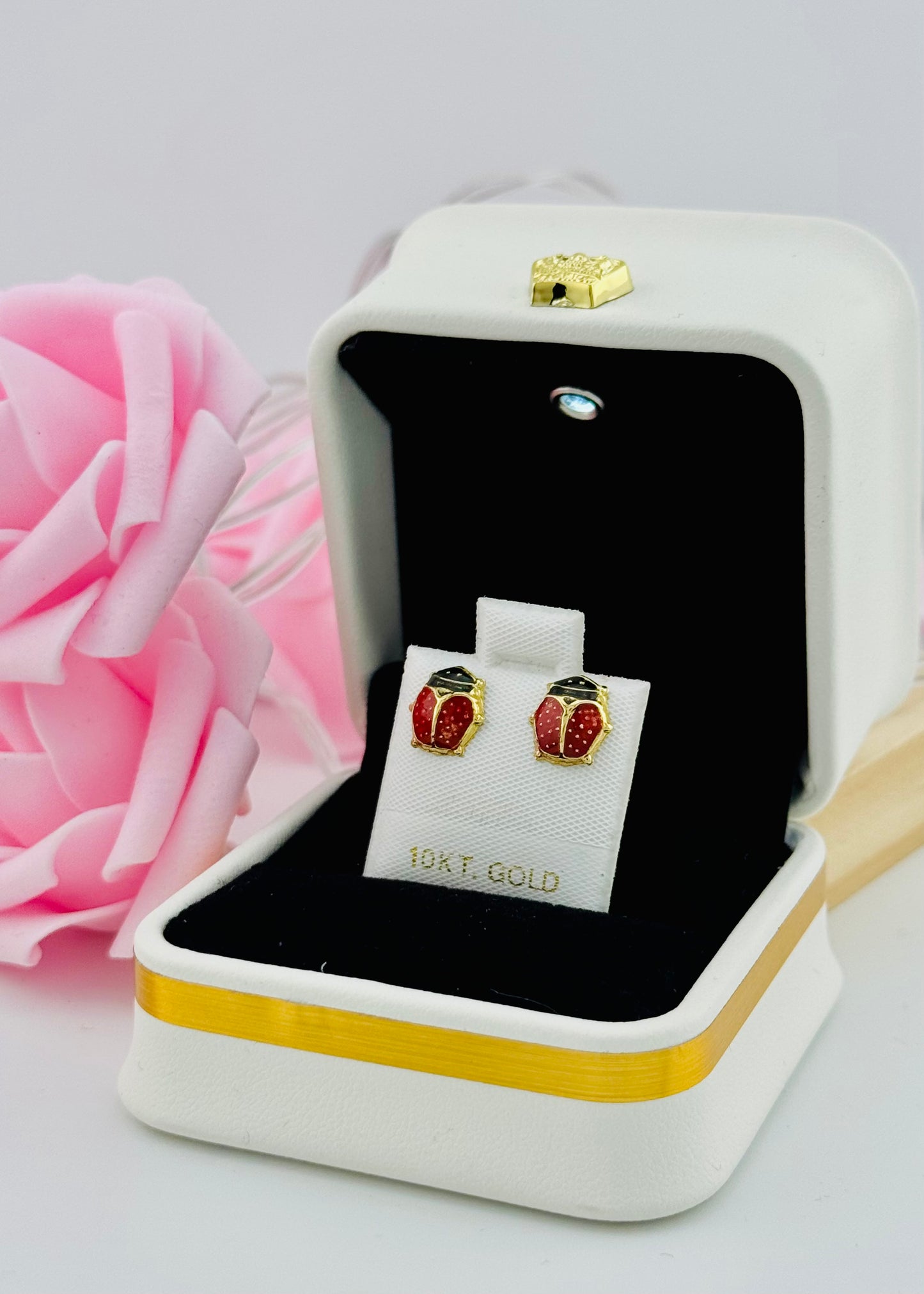 Aretes de Oro 10K Mariquita – Cierre de Rosca