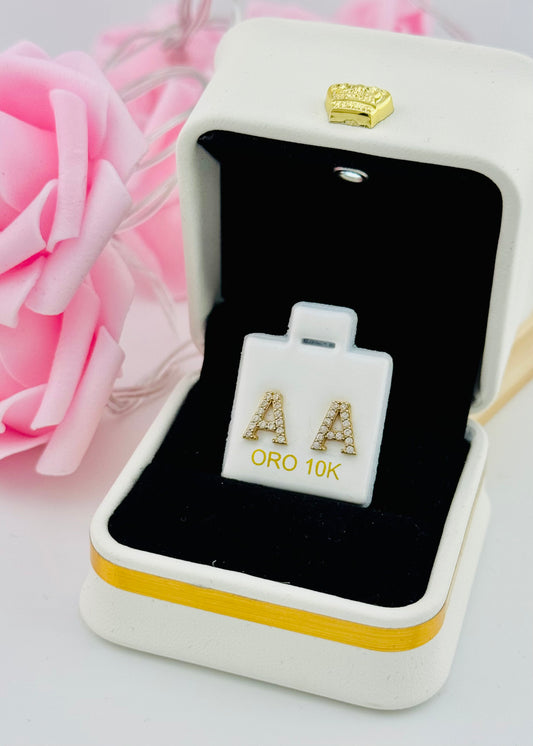 Aretes Inicial Letra A con Piedras Oro 10K