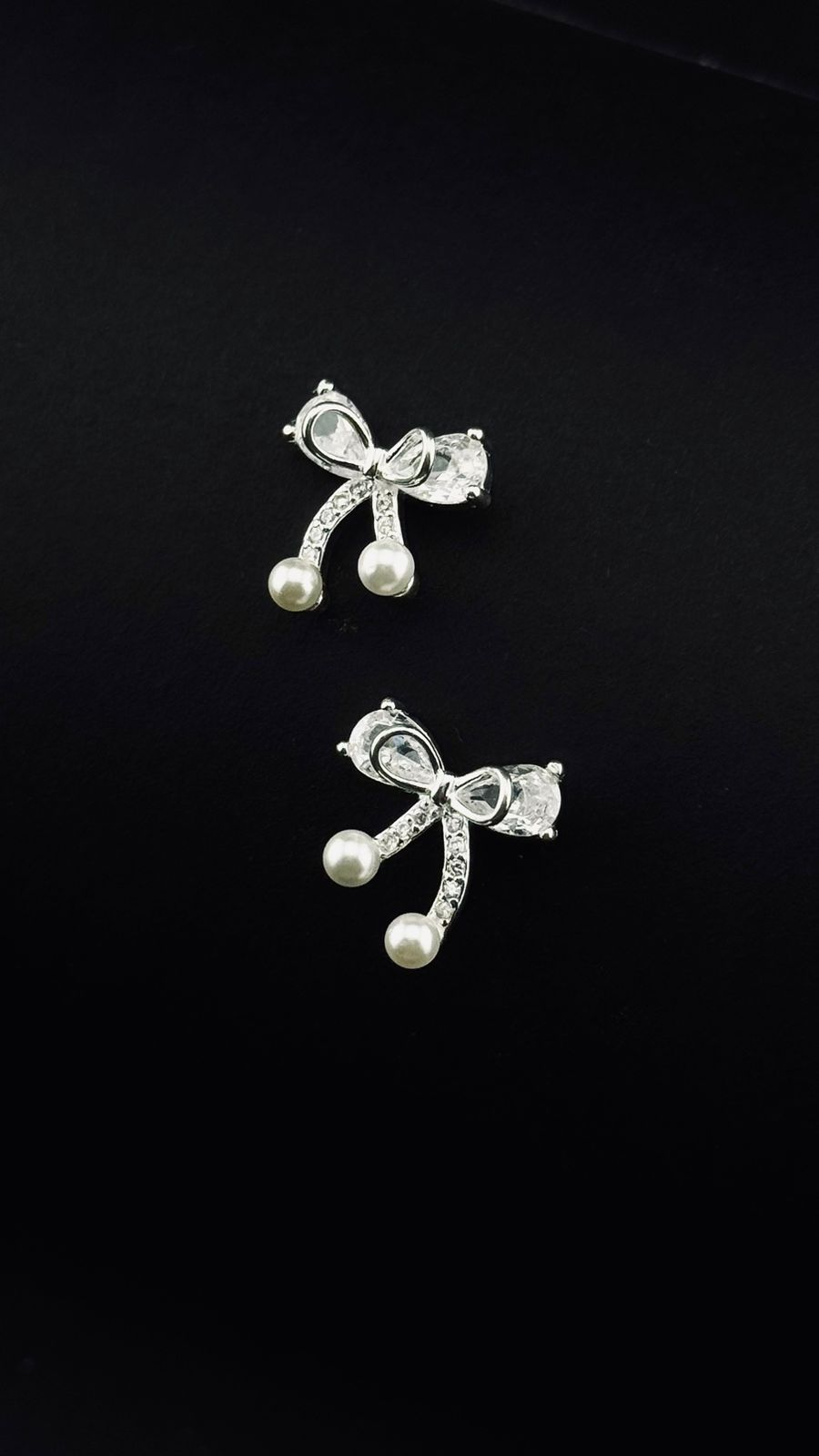 Pendientes "Lazo Brillante con Perlas Colgantes" en Plata 925