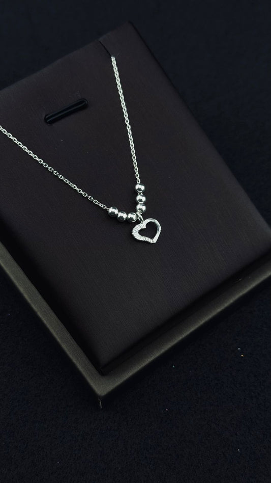 Collar "Corazón Delicado" con Esferas de Plata 925