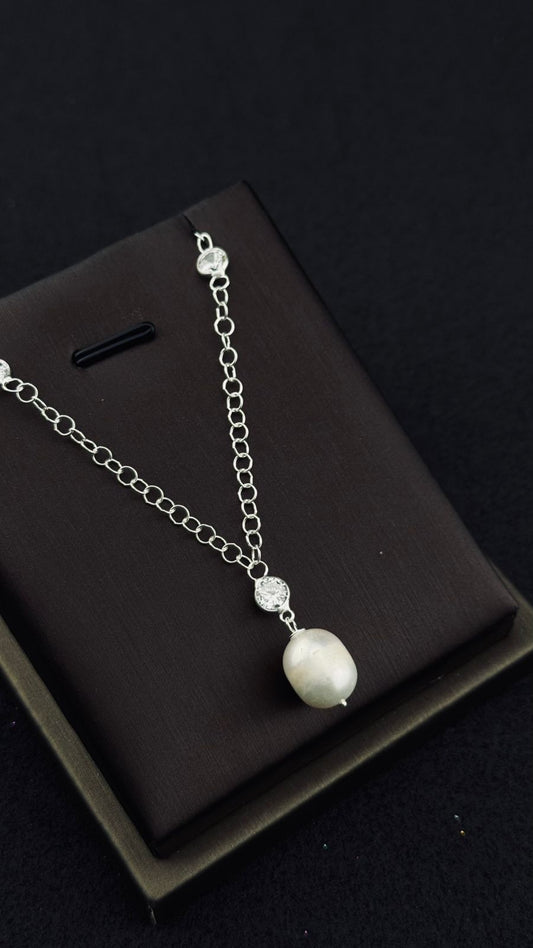 Collar "Elegancia Barroca" de Perla y Circonias en Plata 925