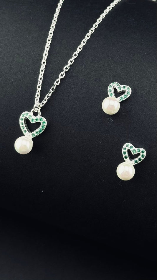 Set "Corazón Esmeralda" con Perla en Plata 925