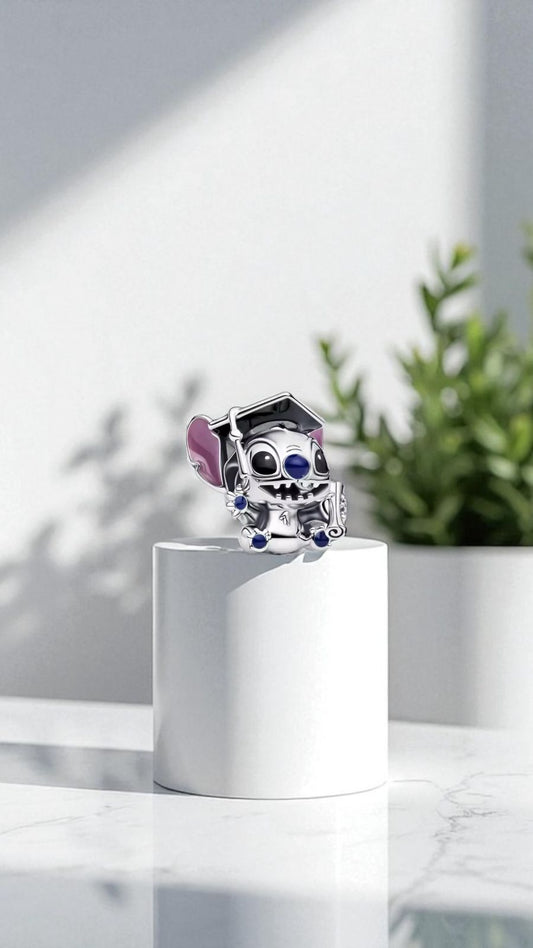 Charm "Stitch Graduado" con Detalles Esmaltados en Plata 925