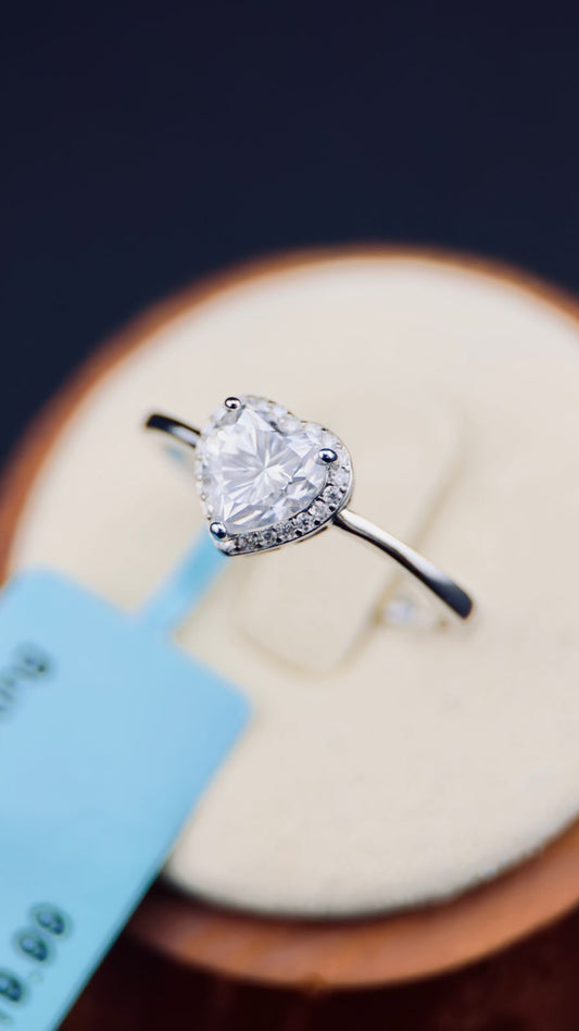 Anillo "Corazón Brillante" con Circonita Corte Corazón en Plata 925