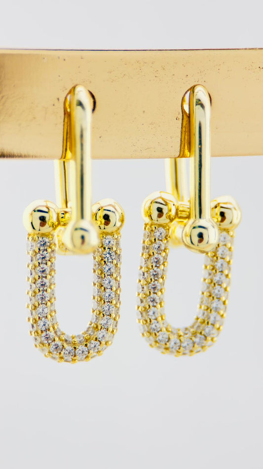 Pendientes Colgantes "Eslabón U con Pavé de Circonitas" en Plata 925 con Baño de Oro