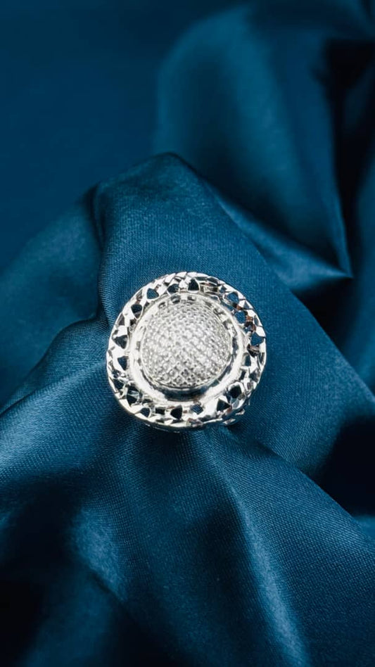 Anillo de plata 925 con centro texturizado y borde labrado
