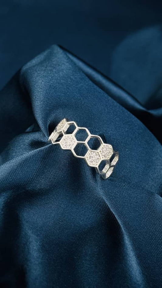 Anillo de plata 925 con diseño de panal