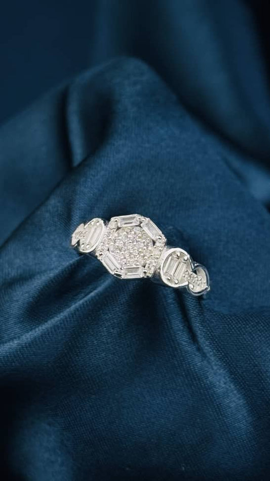 Anillo de plata 925 con centro octagonal de circonias