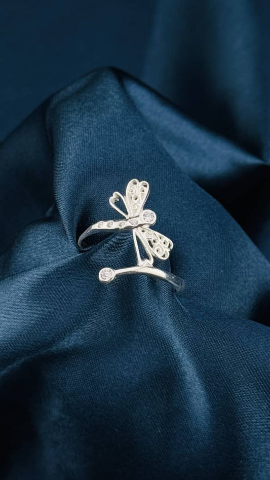 Anillo de plata 925 con diseño de libélula