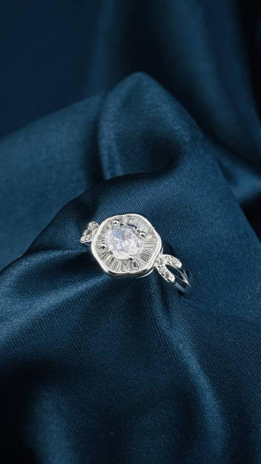 Anillo floral brillante en plata 925