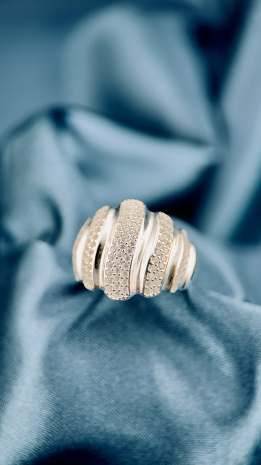 Anillo de ondas elegantes en plata italiana 925