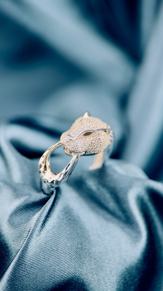 Anillo cabeza de felino en plata italiana 925