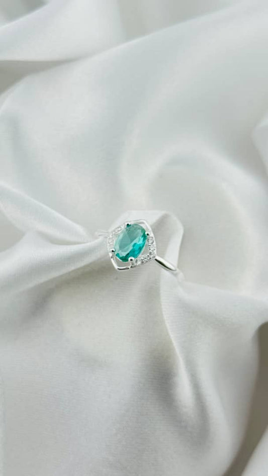 Anillo de plata italiana 925 con circonia verde esmeralda corte oval