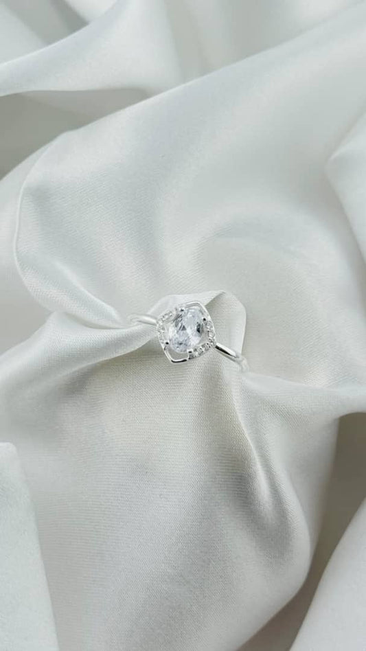 Anillo de plata italiana 925 con circonia blanca corte cushion
