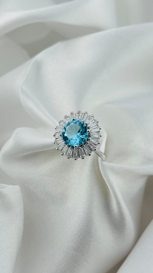 Anillo de plata italiana 925 con circonia azul cielo