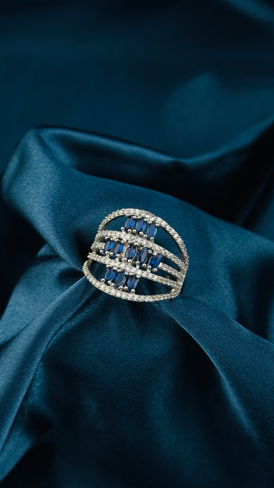 Anillo de plata italiana 925 con circonias azules