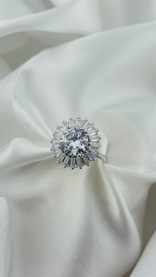Anillo de plata italiana 925 con circonia central tipo diamante