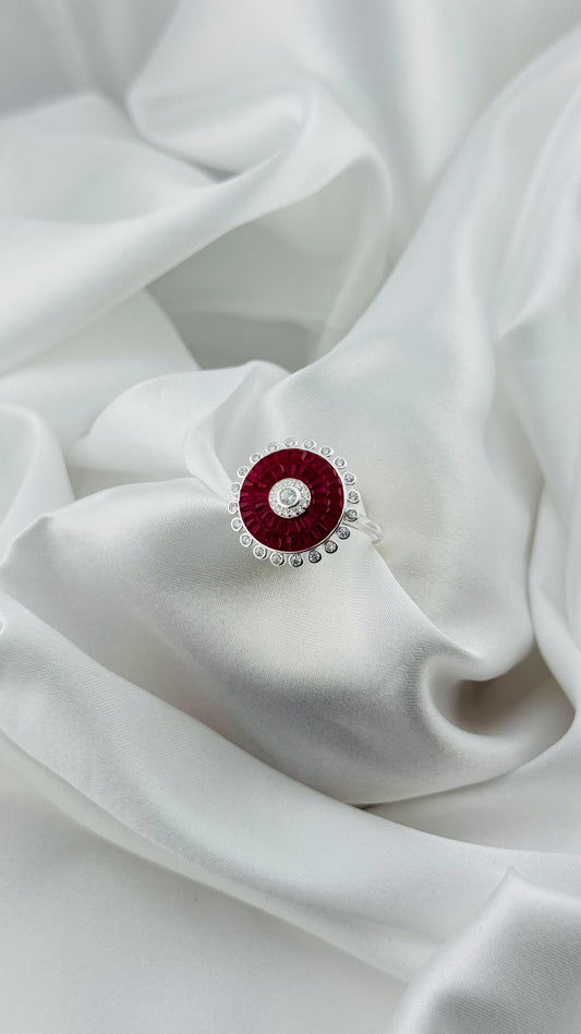 Anillo con diseño circular rojo en plata italiana 925