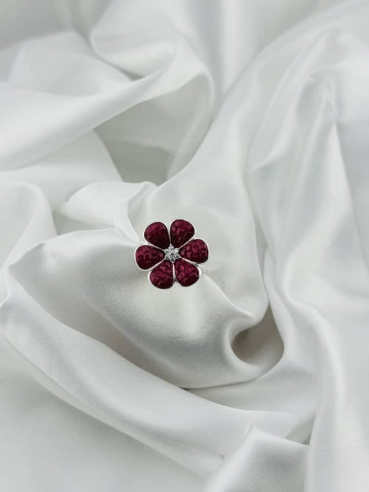 Anillo flor pétalos rojo rubí en plata italiana 925
