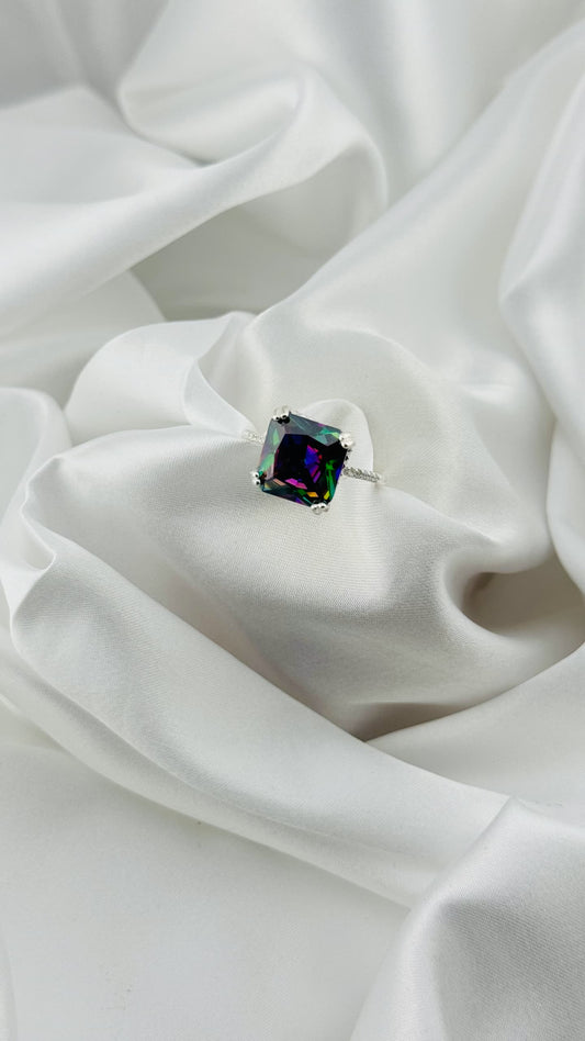 Anillo con piedra cuadrada multicolor en plata italiana 925