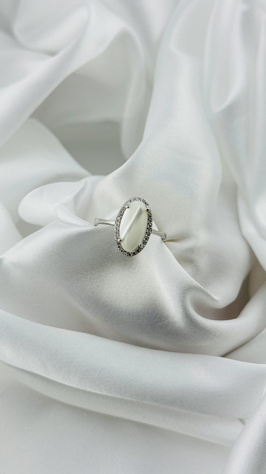 Anillo en plata italiana 925 con perla ovalada y circonias