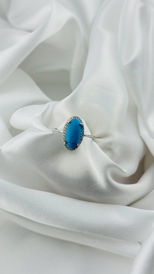 Anillo en plata italiana 925 con turquesa ovalada y circonias